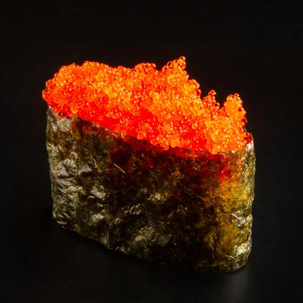 Гункан с тобико (Икра летучей рыбы)