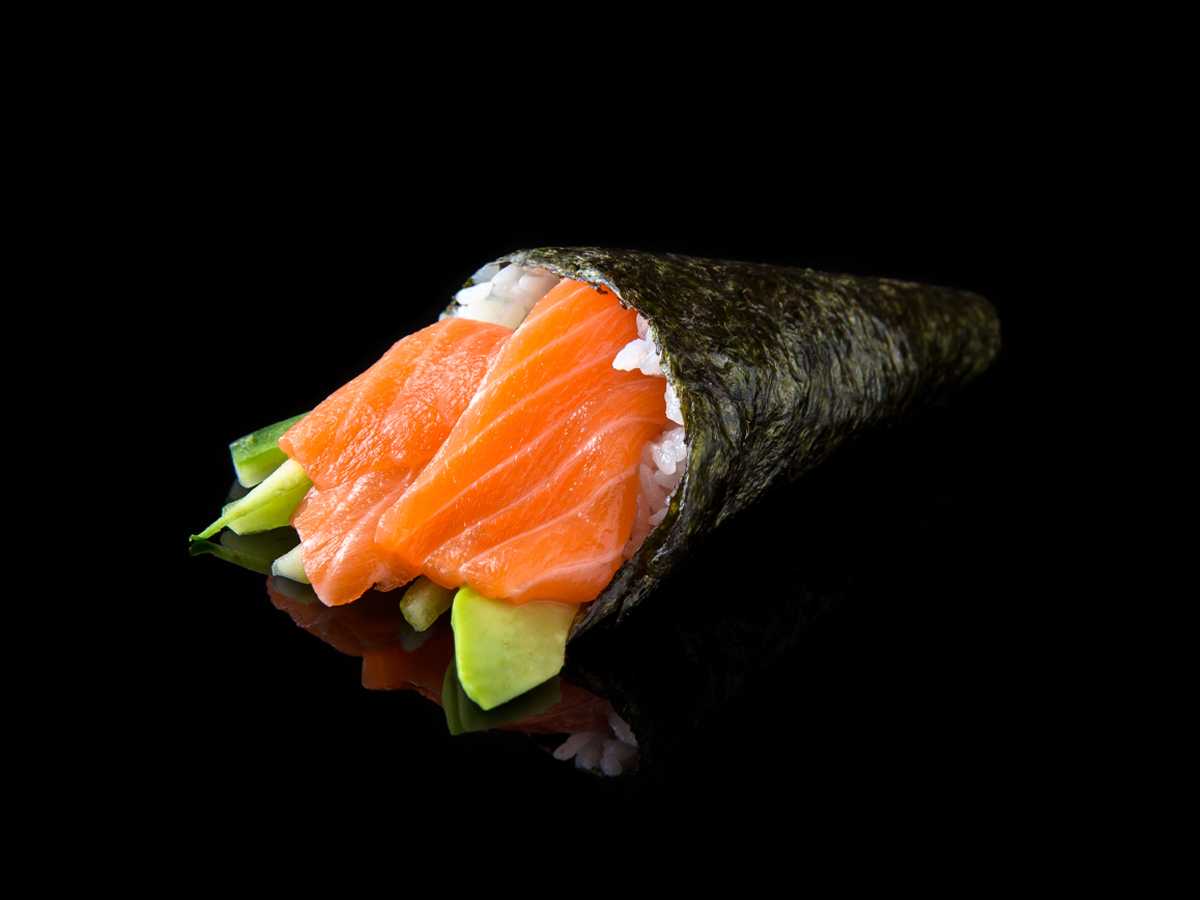 Темаки с лососем